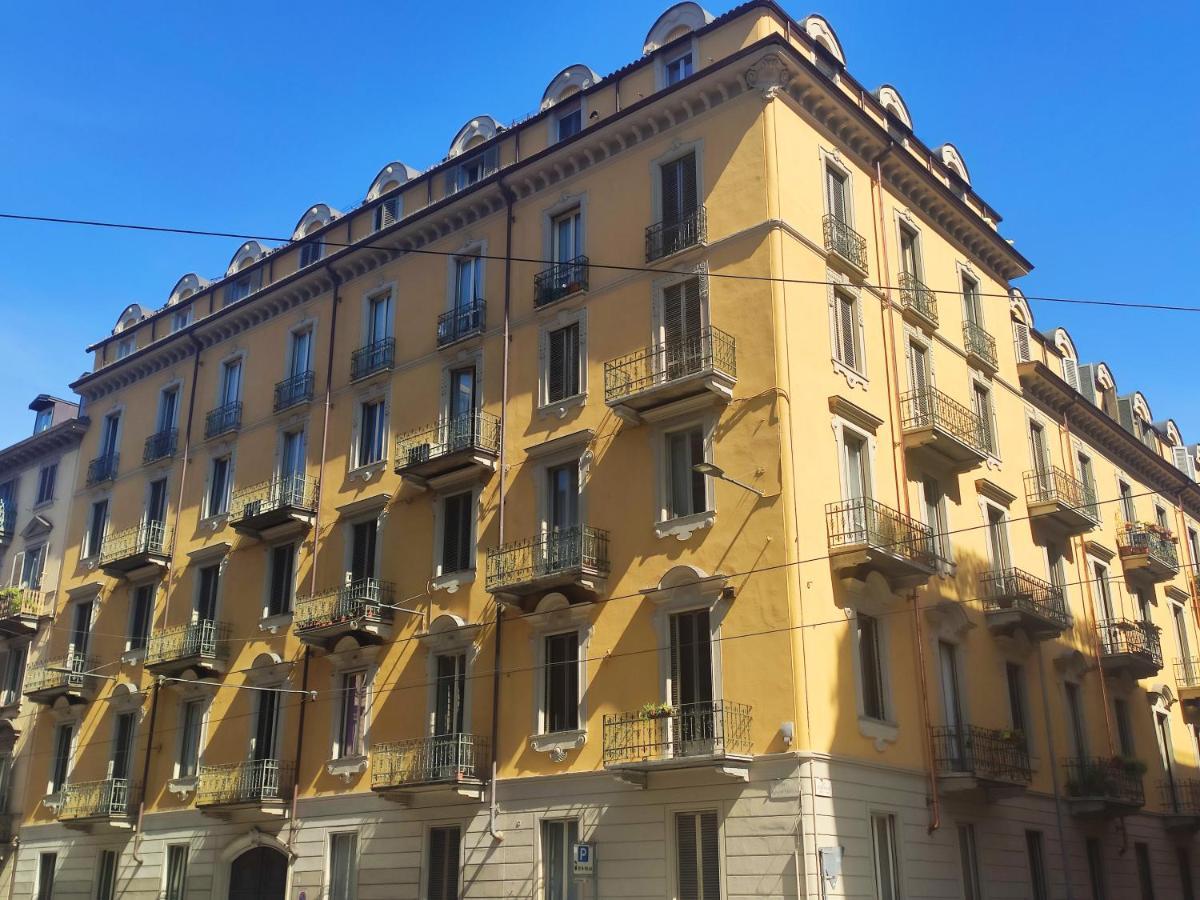 Appartamento Su Cortile Magico Turin Bagian luar foto