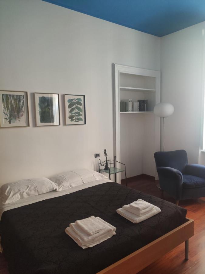 Appartamento Su Cortile Magico Turin Bagian luar foto