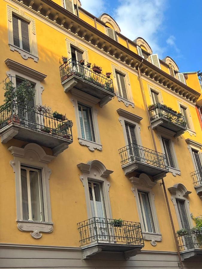 Appartamento Su Cortile Magico Turin Bagian luar foto
