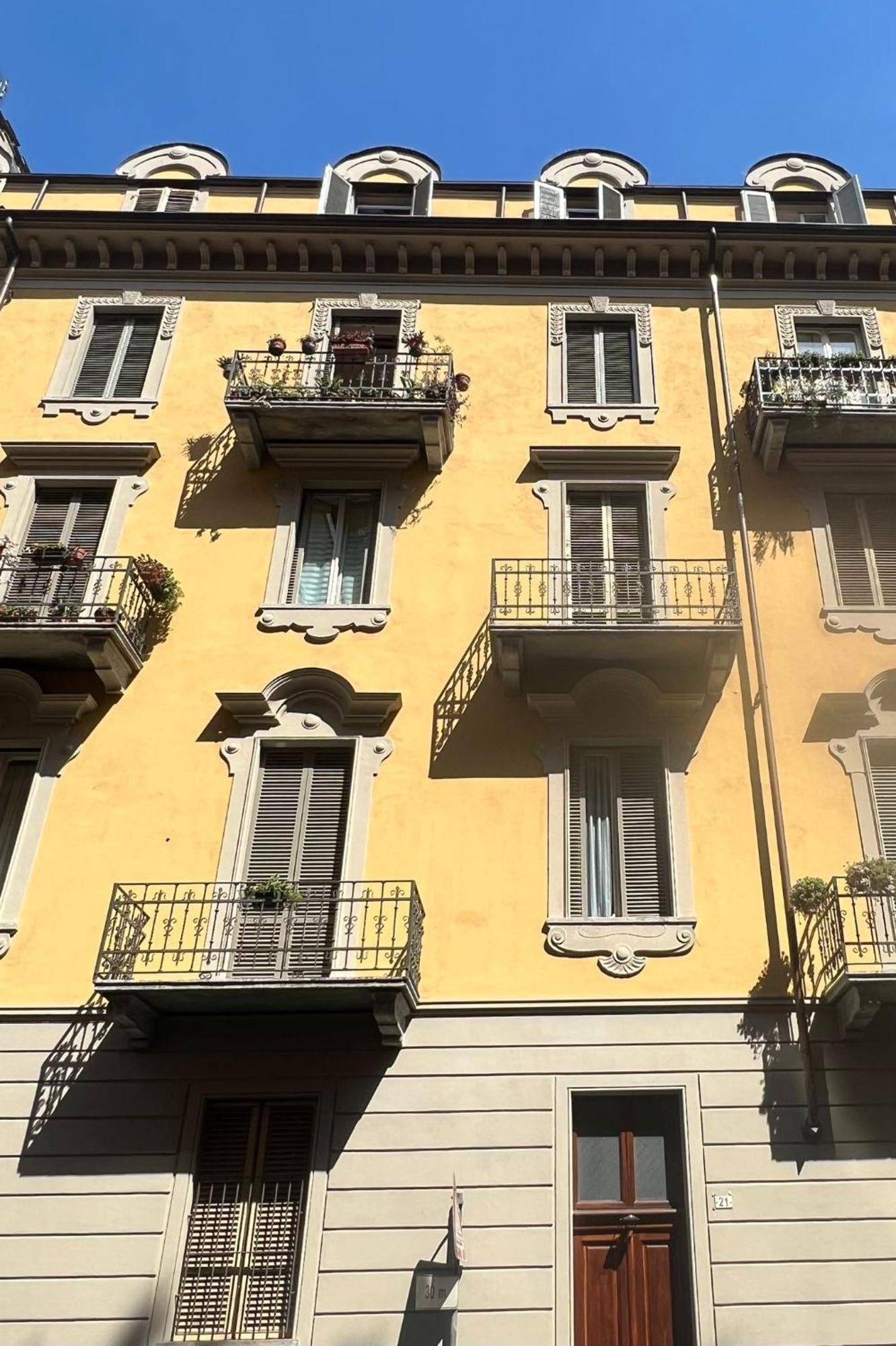 Appartamento Su Cortile Magico Turin Bagian luar foto